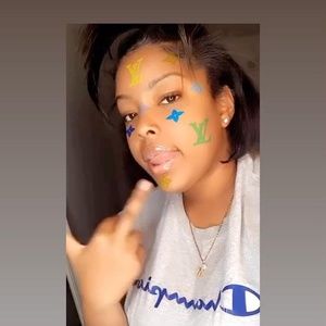 Meet your Posher, Mia